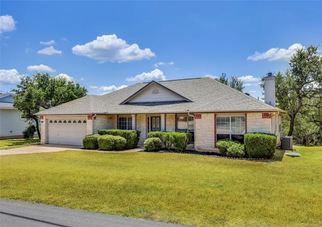 Photo 2 of Single family home for sale at 7312 White Oak Dr, Lago Vista, TX 78645 | MLS# 2601754 | Listing updated on 2026-08-28