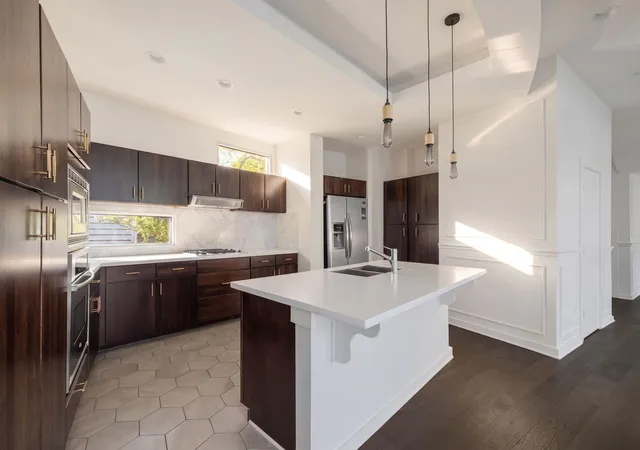 Photo 4 of Condo for sale at 1500 Summit St #5, Austin, TX 78741 | MLS# 4038969 | Listing updated on 2026-08-11