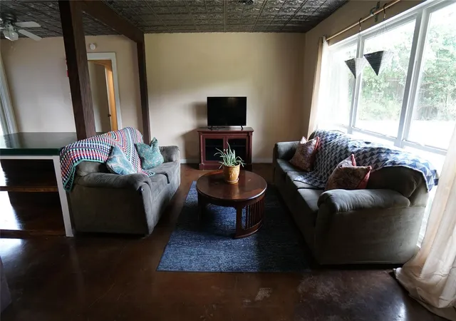 4th image of 1808 Wildrose Dr, Austin, TX 78721 | MLS# 3448477