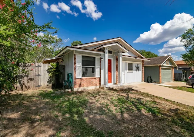 Photo 2 of Single family home for sale at 10517 Archdale Dr, Austin, TX 78748 | MLS# 6792913 | Listing updated on 2026-10-11