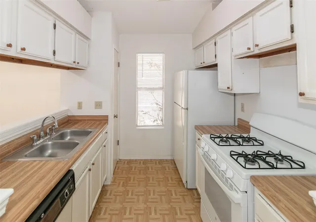 Photo 4 of Single family home for sale at 10517 Archdale Dr, Austin, TX 78748 | MLS# 6792913 | Listing updated on 2026-10-11