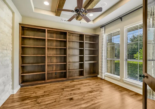 Photo 3 of Single family home for sale at 6005 Empresa Dr, Austin, TX 78738 | MLS# 7990970 | Listing updated on 2026-08-29
