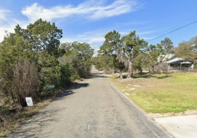 2nd image of 18501 E Lakeview Dr, Leander, TX 78645 | MLS# 4014574