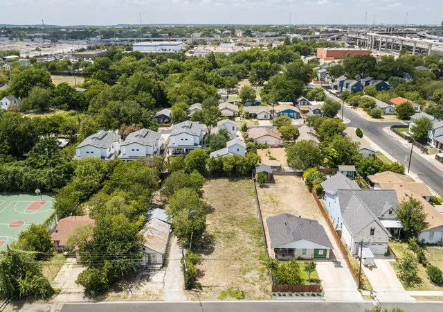 1st image of 7512 Providence Ave, Austin, TX 78752 | MLS# 6460846