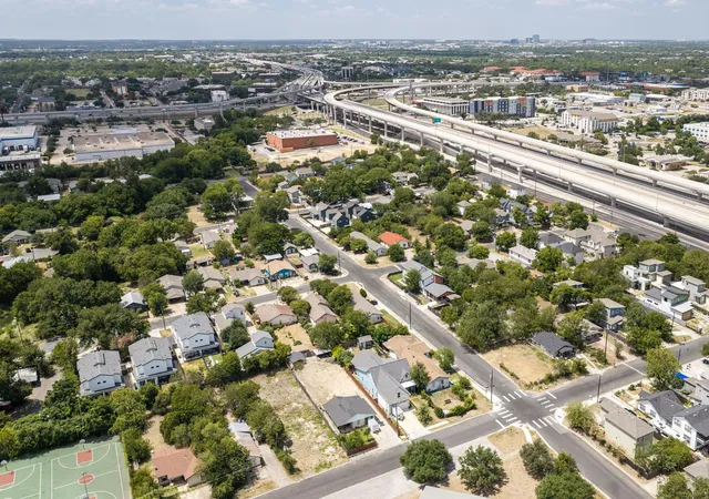 5th image of 7512 Providence Ave, Austin, TX 78752 | MLS# 6460846