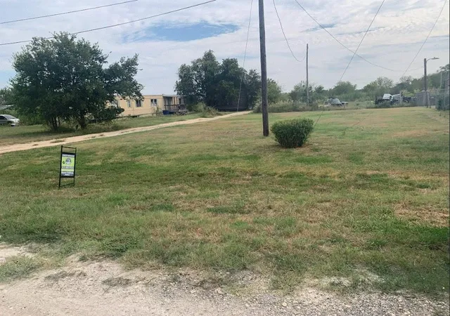 2nd image of Tbd (lot #1) W Brook St, Bartlett, TX 76511 | MLS# 7815170