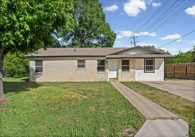 1st image of 1115 Sycamore St, San Marcos, TX 78666 | MLS# 4002201