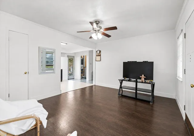 Photo 4 of Single family home for sale at 1115 Sycamore St, San Marcos, TX 78666 | MLS# 4002201 | Listing updated on 2026-10-07