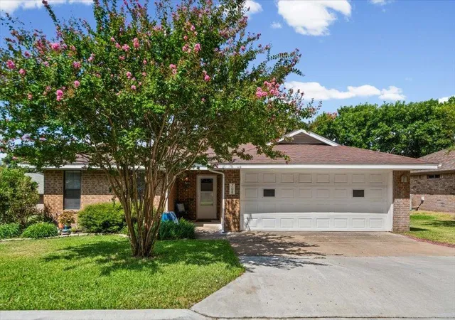2nd image of 708 Cottonwood Dr, Burnet, TX 78611 | MLS# 6665233