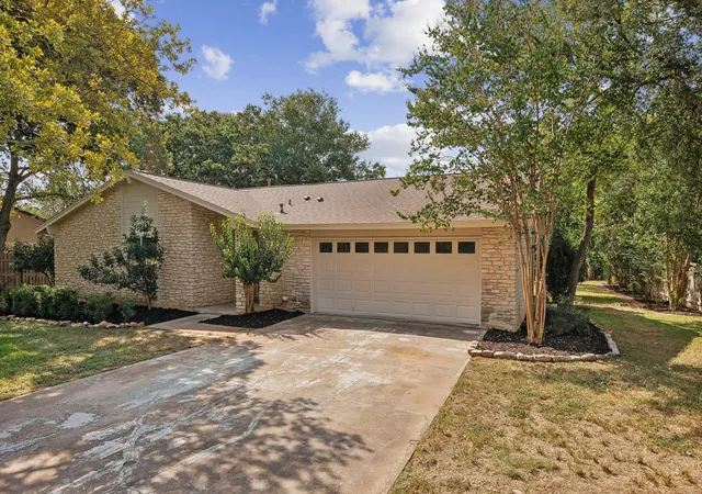 Photo 2 of Single family home for sale at 1102 Dunman Dr, Georgetown, TX 78628 | MLS# 7331065 | Listing updated on 2026-08-11