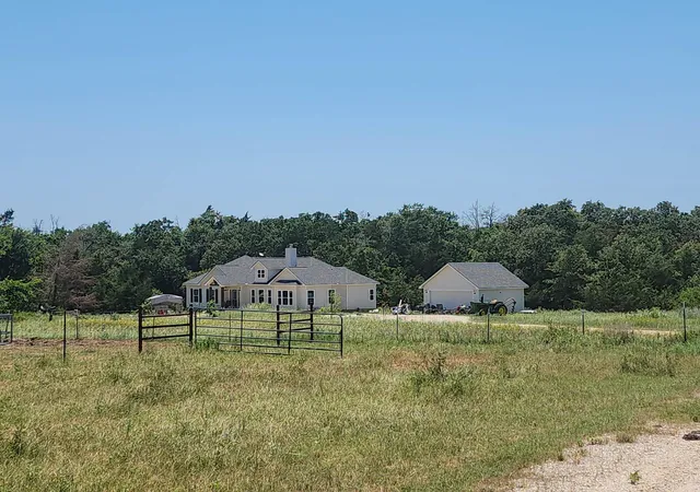 2nd image of 668 Fairview Dr, Rockdale, TX 76567 | MLS# 7643214