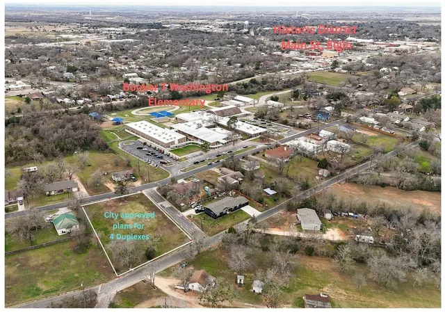 3rd image of 601 M L K Blvd, Elgin, TX 78621 | MLS# 2891440
