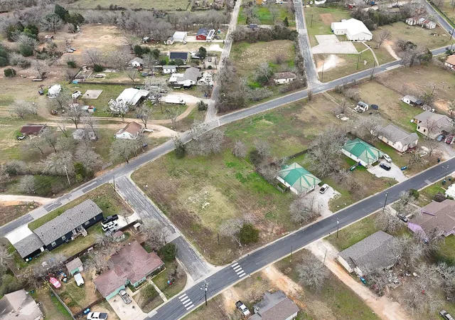 4th image of 601 M L K Blvd, Elgin, TX 78621 | MLS# 2891440