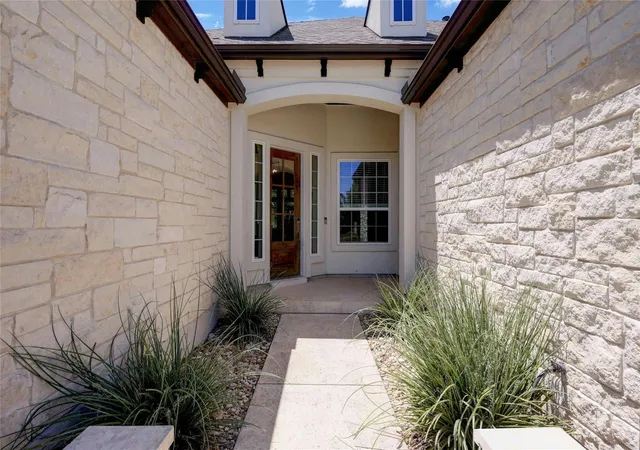 3rd image of 140 Kellogg Ln, Bastrop, TX 78602 | MLS# 8491370