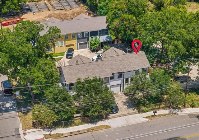 2nd image of 3304 E 5Th St, Austin, TX 78702