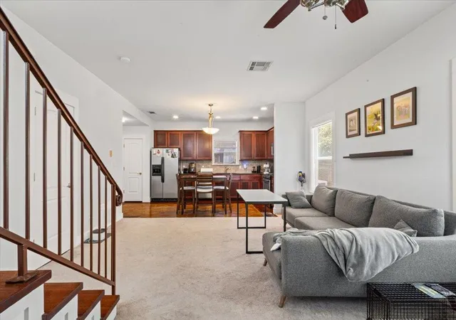3rd image of 3304 E 5Th St, Austin, TX 78702