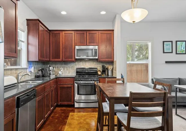 5th image of 3304 E 5Th St, Austin, TX 78702