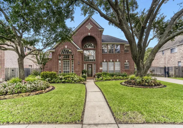 Photo 2 of Single family home for sale at 17335 W Copper Lakes Dr, Houston, TX 77095 | MLS# 3825677 | Listing updated on 2026-09-21