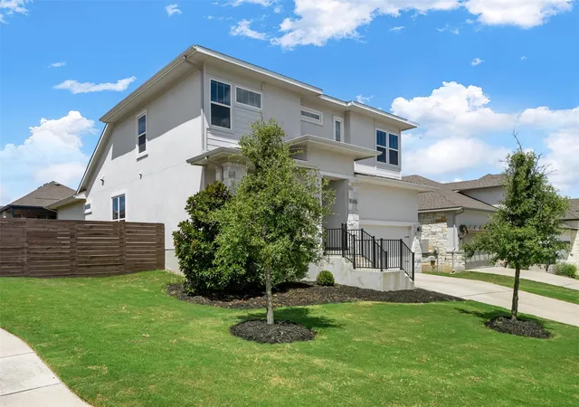 Photo 4 of Sale Pending at 7116 Jument Dr, Austin, TX 78738 | MLS# 9387104 | Listing updated on 2026-09-16