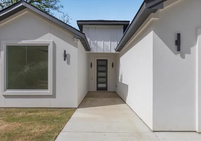 3rd image of 248 Kaukonahua Ln, Bastrop, TX 78602 | MLS# 8210240