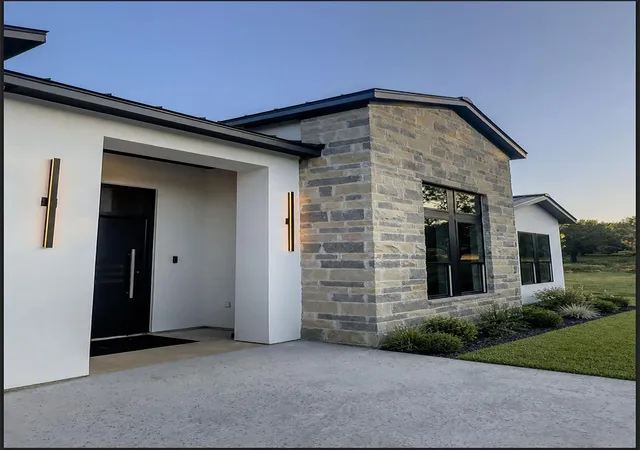 Photo 3 of Sale Pending at 107 Fox Fur, Horseshoe Bay, TX 78657 | MLS# 7599887 | Listing updated on 2026-09-10