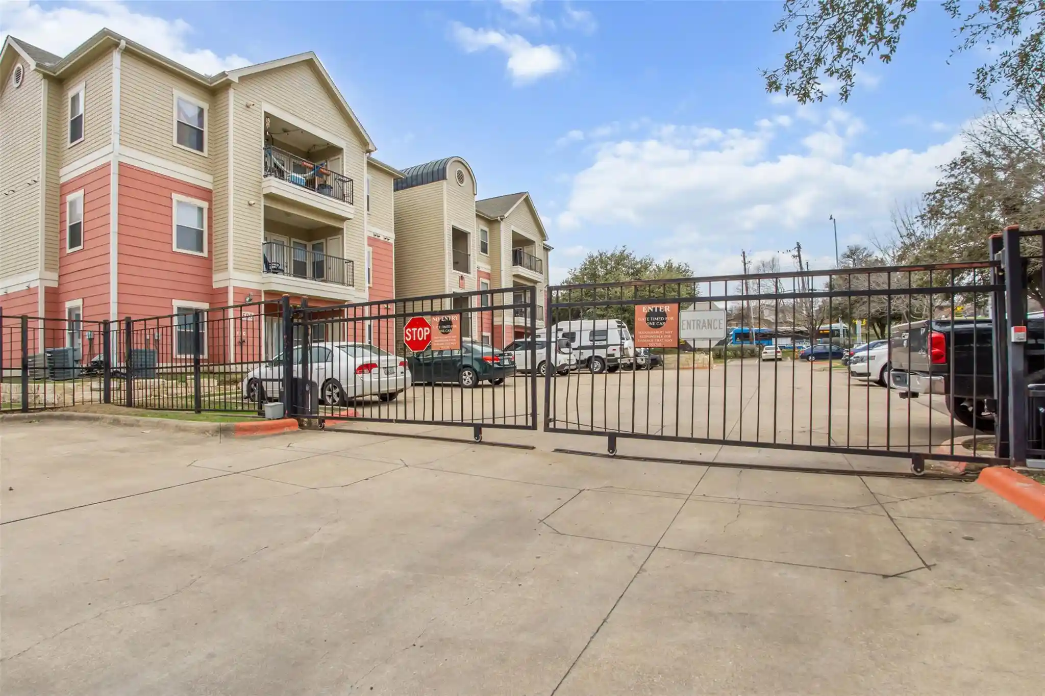 Listing Photo 2 - Condo for sale in 1901 Xing Pl located at 1901 Xing Pl, Austin, TX 78741 - Unit #3101