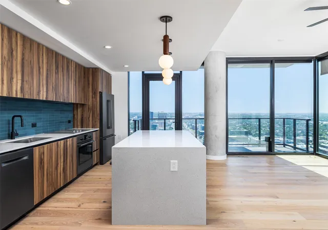 2nd image of 84 East Ave #3704, Austin, TX 78701 | MLS# 6287702