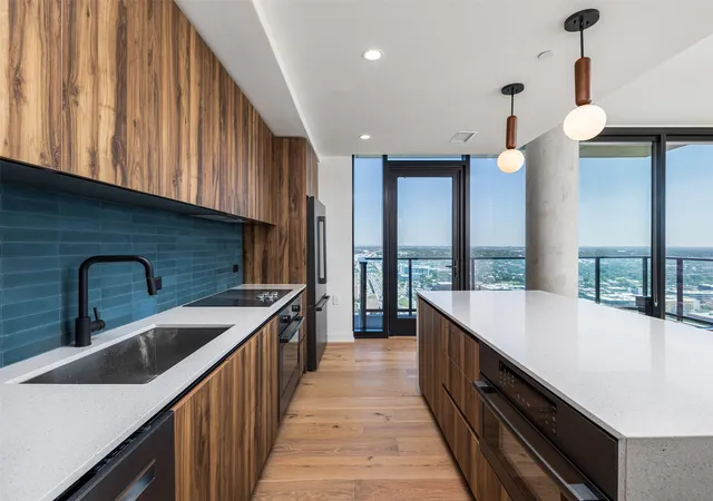 3rd image of 84 East Ave #3704, Austin, TX 78701 | MLS# 6287702
