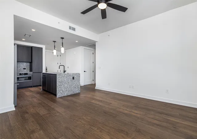 4th image of 84 East Ave #3102, Austin, TX 78701 | MLS# 5418891