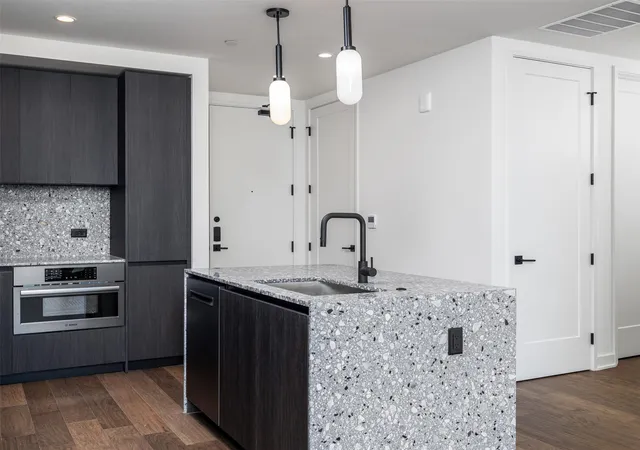 5th image of 84 East Ave #3102, Austin, TX 78701 | MLS# 5418891
