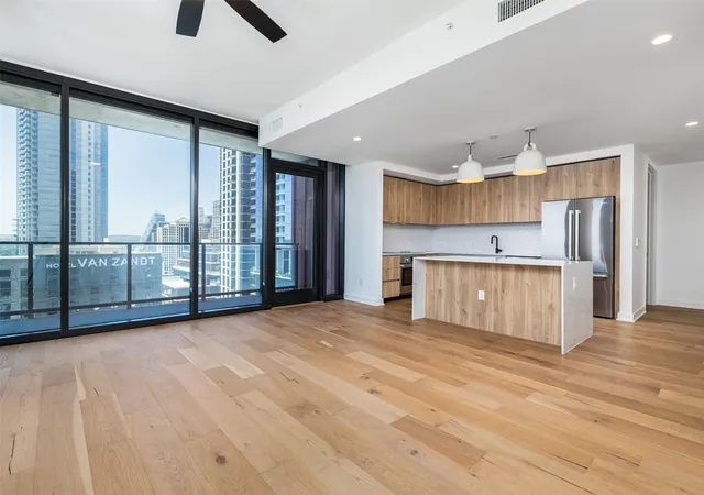 3rd image of 84 East Ave #1609, Austin, TX 78701 | MLS# 6964604