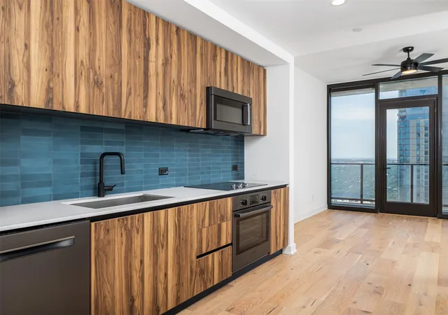 5th image of 84 East Ave #3308, Austin, TX 78701 | MLS# 7261031
