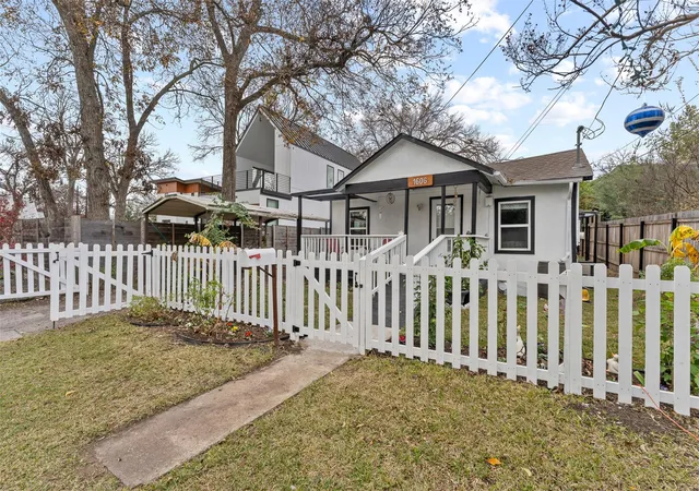 Photo 3 of Single family home for sale at 1606 S 2nd Street, Austin, TX 78704 | MLS# 8358720 | Listing updated on 2026-09-12