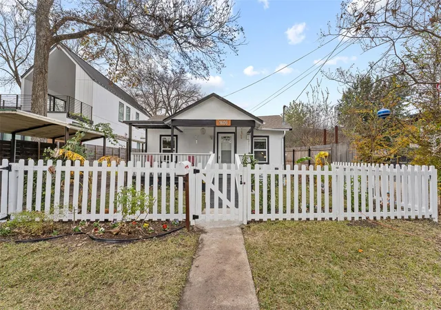 Photo 4 of Single family home for sale at 1606 S 2nd Street, Austin, TX 78704 | MLS# 8358720 | Listing updated on 2026-09-12