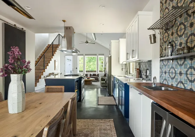 Listing Photo 3 - Condo for sale in building located at 1902 Webberville Rd, Austin, TX 78721 - Unit #B