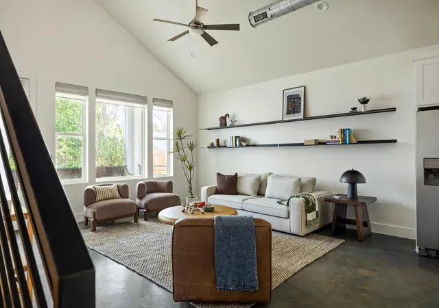 Listing Photo 4 - Condo for sale in building located at 1902 Webberville Rd, Austin, TX 78721 - Unit #B