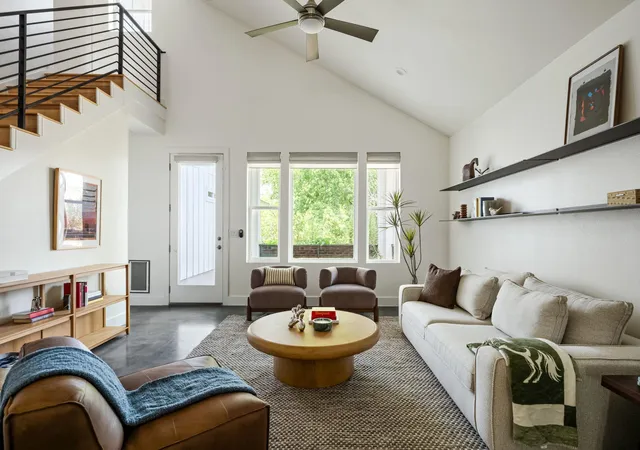 Listing Photo 5 - Condo for sale in building located at 1902 Webberville Rd, Austin, TX 78721 - Unit #B