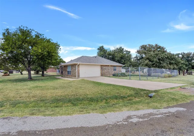 Photo 3 of Single family home for sale at 105 County Rd 146, Burnet, TX 78611 | MLS# 4127949 | Listing updated on 2026-08-29