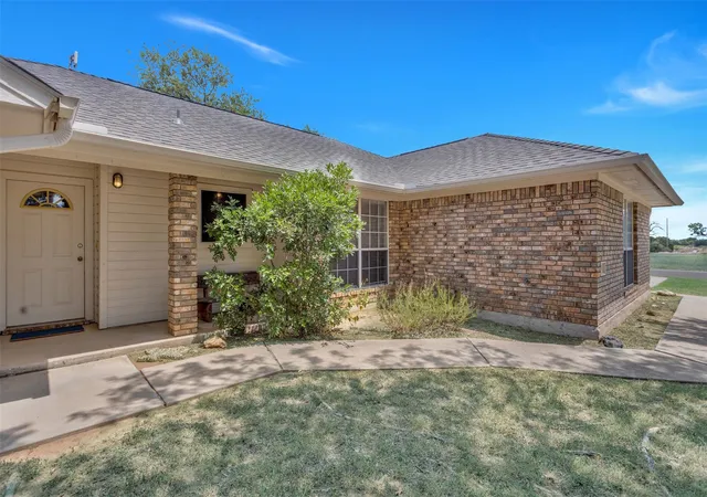 Photo 4 of Single family home for sale at 105 County Rd 146, Burnet, TX 78611 | MLS# 4127949 | Listing updated on 2026-08-29