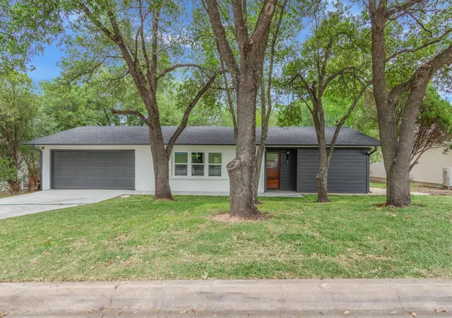 Photo 2 of Single family home for sale at 6807 Roanoke Dr, Austin, TX 78723 | MLS# 5793670 | Listing updated on 2026-09-06