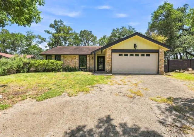 2nd image of 4 & 6 Acacia Dr, Wimberley, TX 78676 | MLS# 1599380