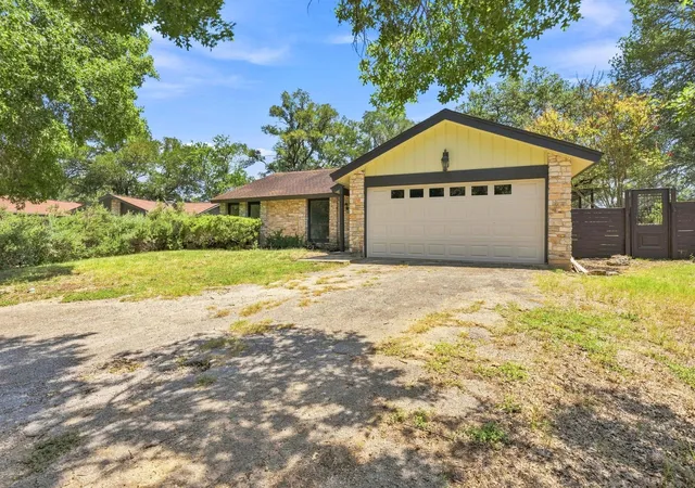 36th image of 4 & 6 Acacia Dr, Wimberley, TX 78676 | MLS# 1599380