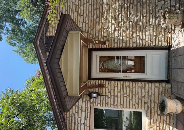 Photo 1 of Sale Pending at 1402 Garden St, Austin, TX 78702 | MLS# 7937936 | Listing updated on 2026-09-29