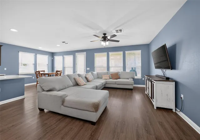 Photo 4 of Sale Pending at 16609 Sumptuous Dr, Manor, TX 78653 | MLS# 8793589 | Listing updated on 2026-08-28