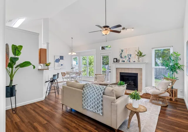 Photo 4 of Single family home for sale at 512 Purple Sage Dr, Round Rock, TX 78681 | MLS# 7641060 | Listing updated on 2026-10-08
