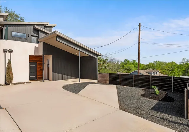 3rd image of 4400 Mount Vernon Dr #B, Austin, TX 78745 | MLS# 6901334