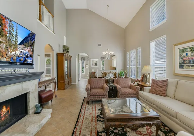 Photo 4 of Condo for sale at 7901 Southwest Pkwy #40, Austin, TX 78735 | MLS# 2041937 | Listing updated on 2026-09-23
