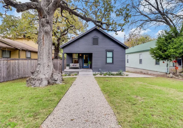 Photo 2 of Single family home for sale at 1609 W 12th Street, Austin, TX 78703 | MLS# 4237205 | Listing updated on 2026-09-18