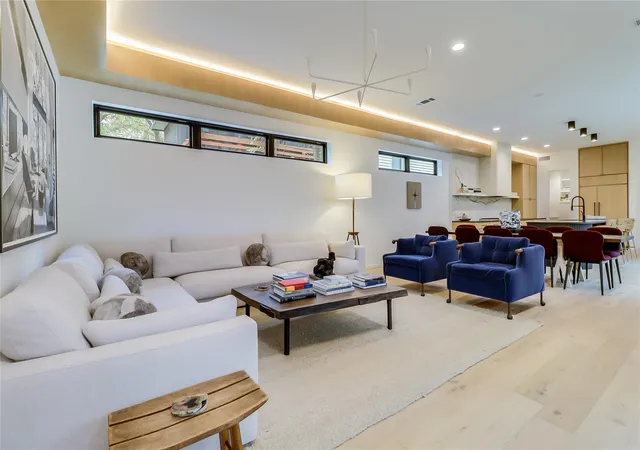 Photo 4 of Single family home for sale at 1609 W 12th Street, Austin, TX 78703 | MLS# 4237205 | Listing updated on 2026-09-18