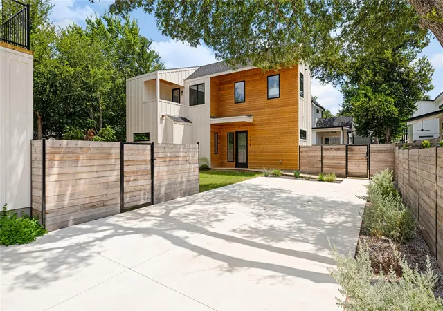 Photo 2 of Condo for sale at 1215 Fort Branch Blvd #2, Austin, TX 78721 | MLS# 6424563 | Listing updated on 2026-09-17